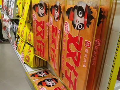 “超级零食很忙”引领PLUS零食风 双仔辣条成热门大号零食