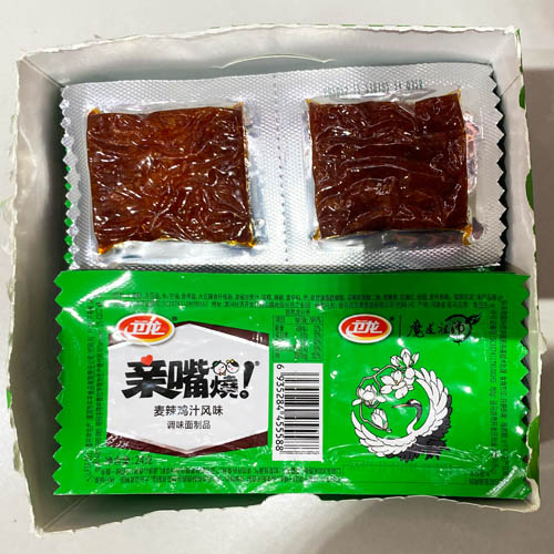 亲嘴烧麦辣鸡汁风味调味面制品24克小包装