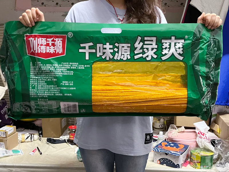 消费者种草千味源巨无霸辣条绿爽plus