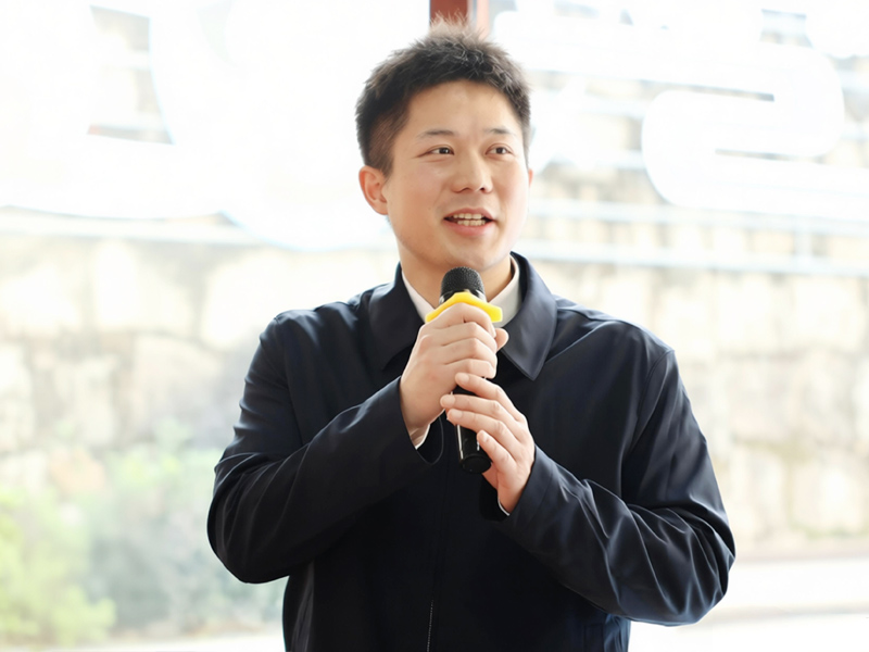 湖南东旺食品有限公司总经理颜子轩参加社会活动
