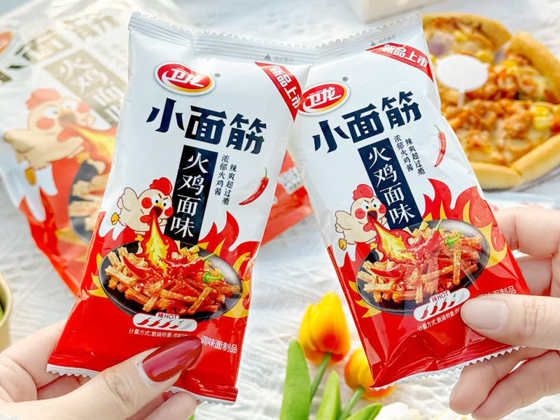 卫龙新品：火鸡面味辣条